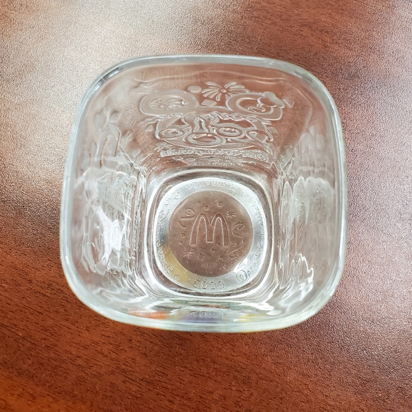Disney McDonald's Glass 🏰🎆 - Picture 6 of 7